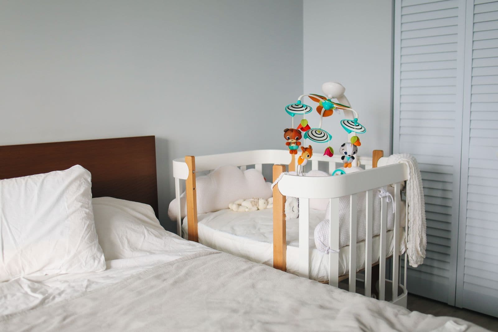 7 pătuțuri co-sleeping de cumpărat în 2026