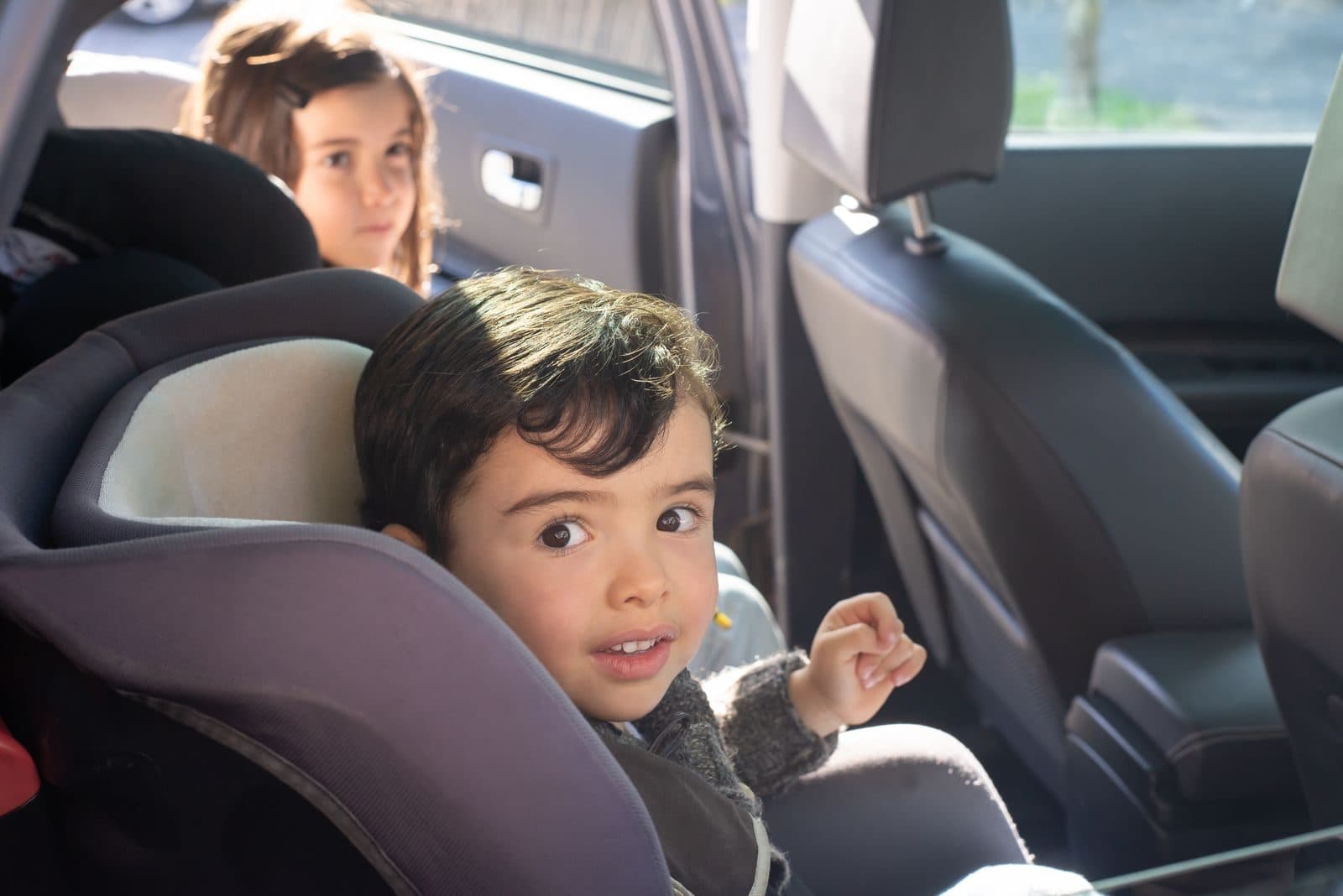 Cele mai bune scaune auto isofix rotative în 2026
